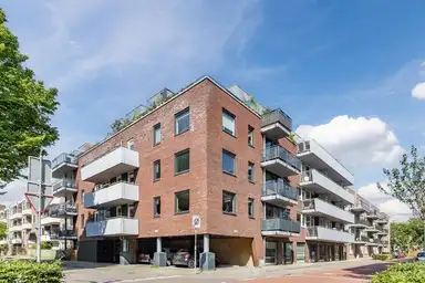 75m2 Appartement à louer pour 1595€/mois à Middellaan, Breda