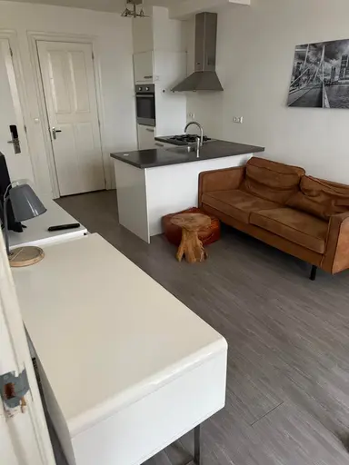 27m2 studio à louer pour 1385€/mois à 1e Middellandstraat, Rotterdam