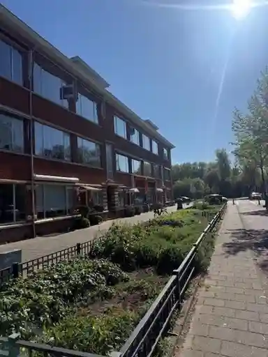 126m2 Haus zur Miete für 1950€/Monat in De Genestetlaan 340, The Hague