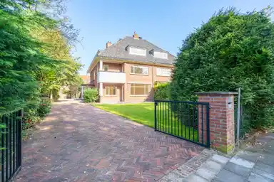 230m2 house to rent for 6400€/month in Bloemcamplaan 72, Wassenaar