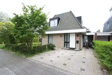 120m2 maison à louer pour 3650€/mois à Heemraadschapslaan, Amstelveen