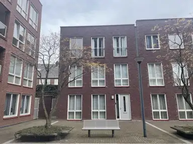 130m2 maison à louer pour 1575€/mois à Achter de Steenen Trappen 59, Roermond