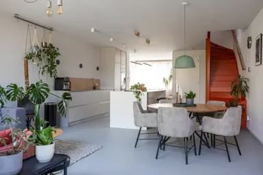 156μ² μονοκατοικία προς ενοικίαση για 3300€/μήνα σε Maarsbergenstraat 165A, The Hague