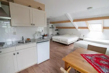 32m2 house to rent for 1500€/month in Overleek, Monnickendam