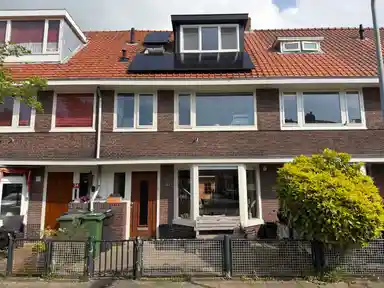 121m2 maison à louer pour 2950€/mois à Rechthuisstraat 32, Haarlem