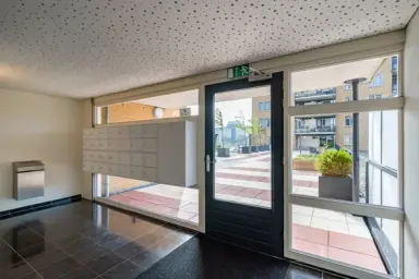 127m2 apartment to rent for 2065€/month in Johan David Zocherstraat, Voorburg