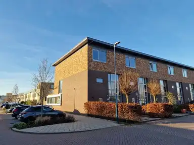 118m2 apartment to rent for 1750€/month in Renzo Pianolijn, Zoetermeer