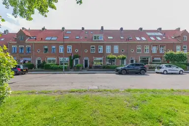 147m2 house to rent for 3485€/month in Lorentzkade 212, Haarlem