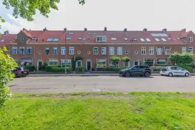 147m2 house to rent for 3485€/month in Lorentzkade, Haarlem