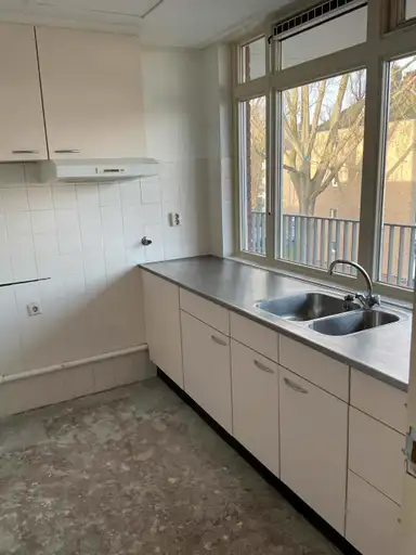 52m2 Appartement te huur voor 976.26€/maand in Emmikhovenstraat 61, Amsterdam