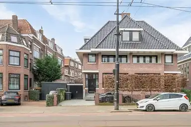 248m2 house to rent for 5995€/month in Straatweg 235, Rotterdam