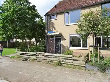 113m2 house to rent for 2350€/month in Schijfmospad, Almere