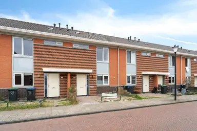 106m2 huis te huur voor 1325€/maand in Hulstwede 22, Barendrecht
