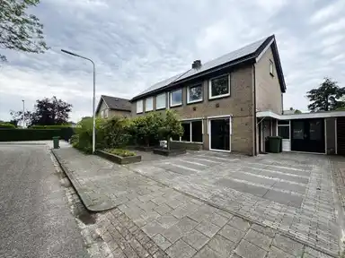 170m2 maison à louer pour 2150€/mois à Trompstraat, Drunen