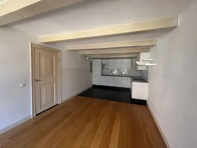 82m2 Appartement à louer pour 2400€/mois à Oudekerksplein 13-1, Amsterdam