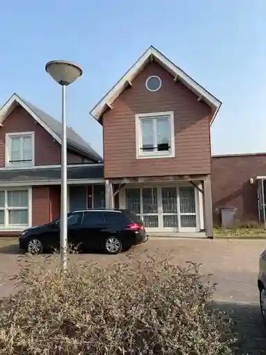 129m2 maison à louer pour 1695€/mois à Dorus van den Elsenhof, Beek en Donk