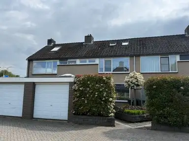 125m2 Haus zur Miete für 2500€/Monat in Dotterbloemstraat, Nieuwegein