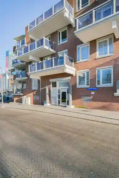 96m2 flat to rent for 1270€/month in Makelaarstraat, Almere