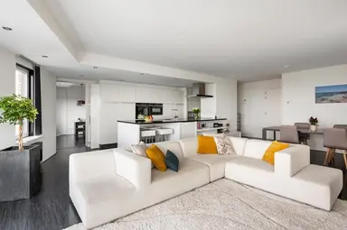 107m2 Appartement à louer pour 2995€/mois à Bulgersteyn, Rotterdam