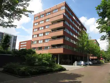 100m2 flat to rent for 2900€/month in Kamerlingh Onnesstraat 64, Amstelveen