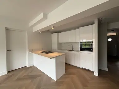 108m2 Appartement à louer pour 2600€/mois à Kruiskade, Rotterdam