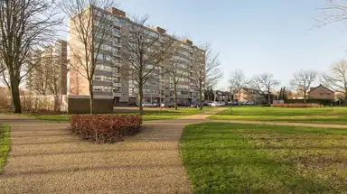 97m2 Appartement à louer pour 985€/mois à Verdiweg, Amersfoort