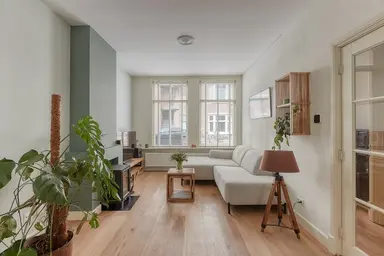 105m2 Appartement à louer pour 2850€/mois à Usselincxstraat, The Hague