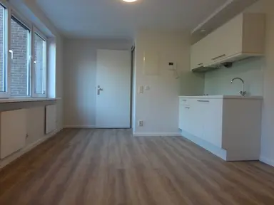 27m2 studio te huur voor 785€/maand in Rosmolenstraat, Sittard