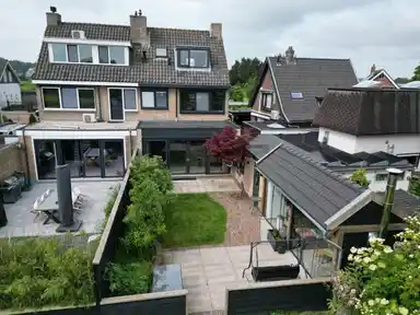 140m2 house to rent for 3250€/month in Zantelweg, Rhoon