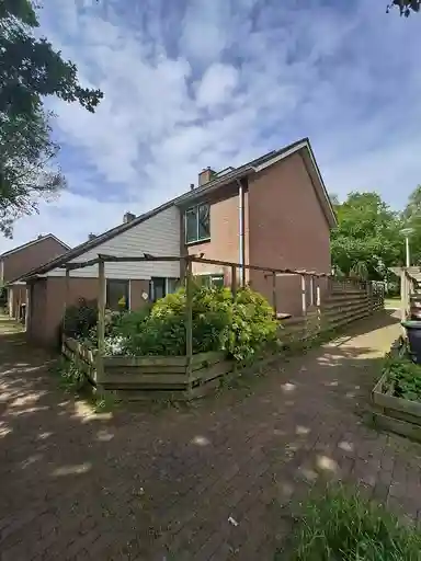 102m2 house to rent for 1228.07€/month in Plantenhove 26, Castricum
