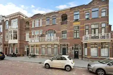 235m2 house to rent for 5150€/month in Van Weede van Dijkveldstraat, The Hague