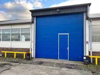 300m2 flat to rent for 2400€/month in Kerkweg 17, Zuidland