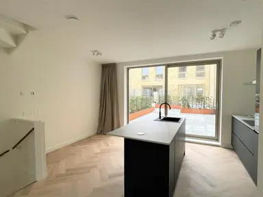 175m2 house to rent for 3500€/month in Noord West Buitensingel 58, The Hague