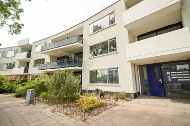 109m2 flat te huur voor 1775€/maand in Aartsbisschop Romerostraat, Utrecht