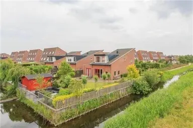 158m2 house to rent for 3750€/month in Moermond 85, Hoofddorp