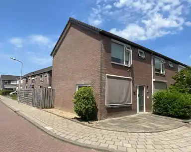 71m2 house to rent for 932.93€/month in Berkenlaan 1, Ooltgensplaat