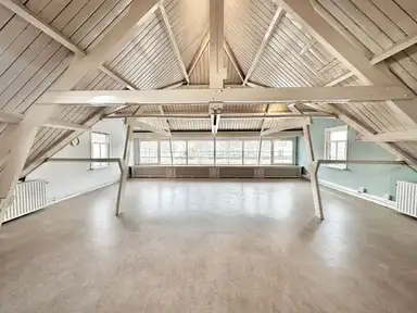 138m2 apartment to rent for 2250€/month in Hoofdweg 1167, Nieuw-Vennep