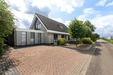 216m2 house to rent for 2700€/month in Oranjeveld 1, Maasdijk