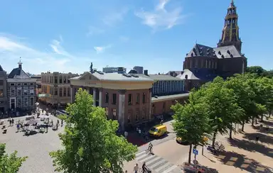 175m2 Appartement à louer pour 2297€/mois à Stoeldraaierstraat, Groningen