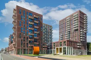 98m2 Appartement à louer pour 1897€/mois à Maashavenweg 110, Rotterdam