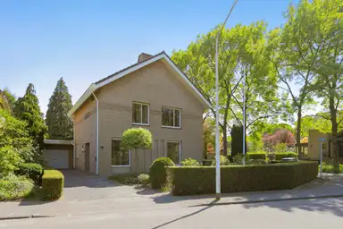 182m2 huis te huur voor 2125€/maand in Kruisparkweg, Best