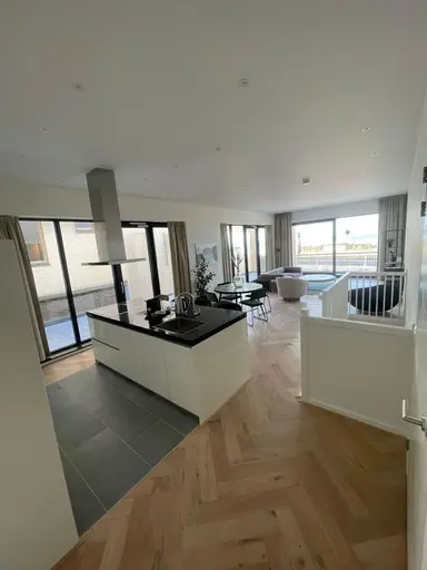 136m2 apartment to rent for 2800€/month in Seinpostweg 2, Zandvoort