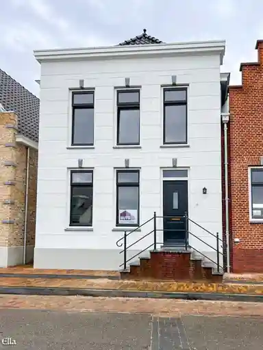 165m2 house to rent for 2950€/month in Buitendams, Hardinxveld-Giessendam