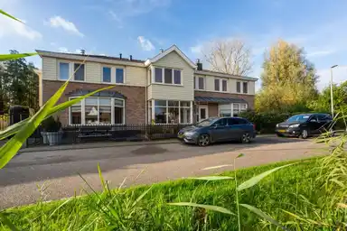 155m2 maison à louer pour 3250€/mois à Terbregse Rechter Rottekade 232, Rotterdam