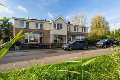 155m2 maison à louer pour 3250€/mois à Terbregse Rechter Rottekade 232, Rotterdam