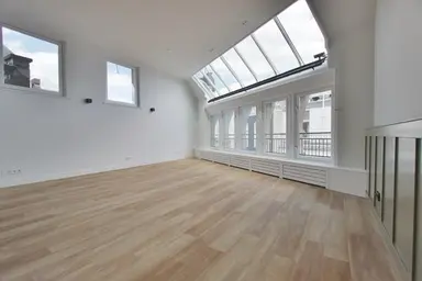 115m2 Appartement te huur voor 3500€/maand in Nieuwezijds Voorburgwal, Amsterdam