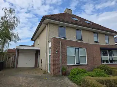 107m2 house to rent for 1300€/month in Burgemeester C Koertstraat 5, Wolphaartsdijk