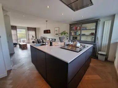 138m2 maison à louer pour 3995€/mois à Wezer, Amstelveen