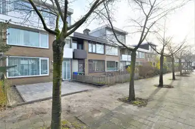 250m2 huis te huur voor 5950€/maand in Wallestein, Amsterdam