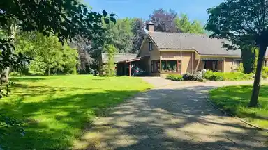 181m2 house to rent for 2250€/month in Glanerveldweg, Enschede